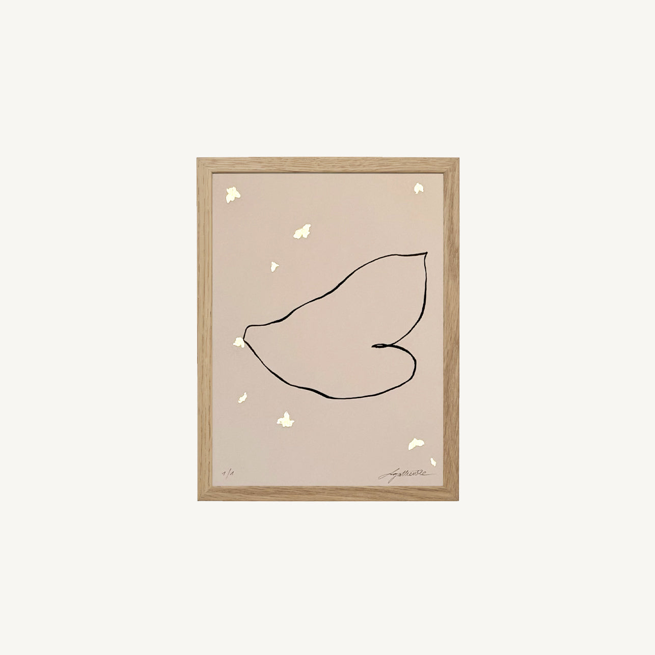 Œuvre originale en encre de Chine et feuille d’or, réalisée à la main à Paris. Une pièce unique au style minimaliste et poétique, pensée pour sublimer votre intérieur. Découvrez-la dès maintenant.
